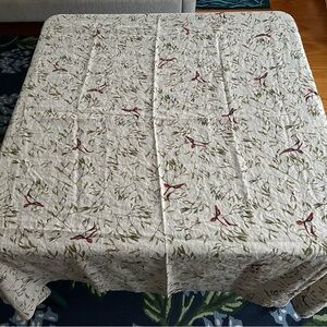 Elegant Nature-Inspired Linen Tablecloth